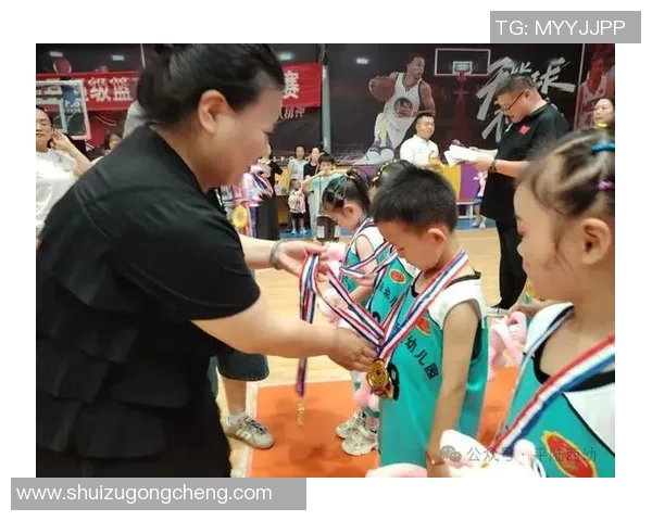 儿童篮球运动套装让孩子们快乐运动锻炼身体提升团队合作精神